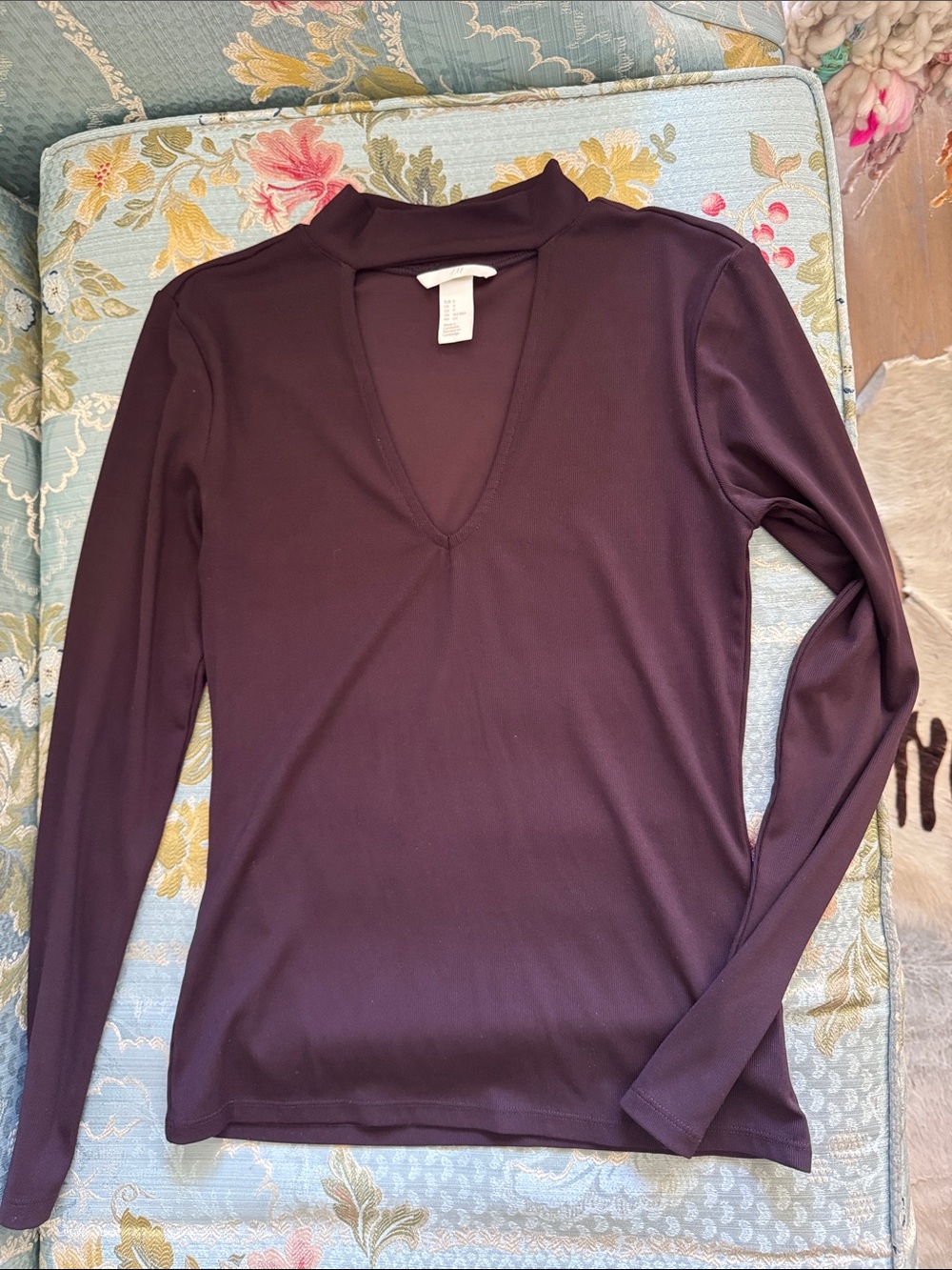 H&M Deep Plum Long Sleeve V-Neck Mock Collar Top